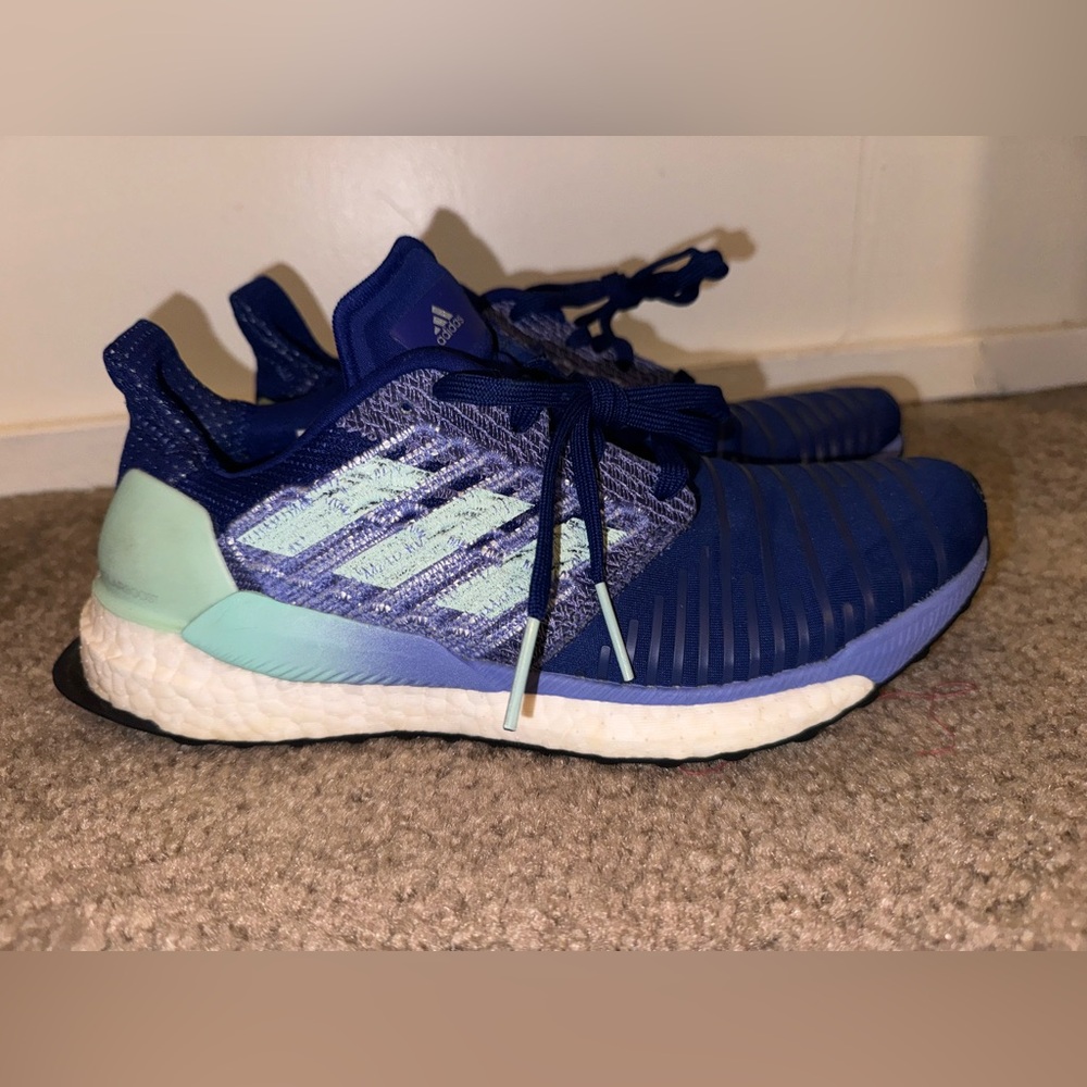Women adidas solar boost tennis shoe